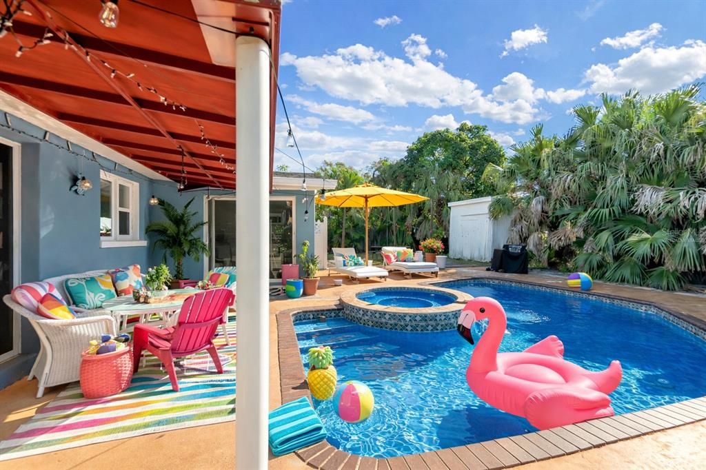 For Sale: $425,000 (2 beds, 2 baths, 1246 Square Feet)