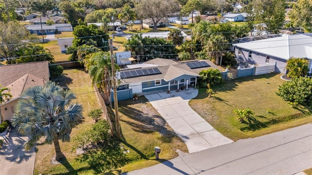 For Sale: $425,000 (2 beds, 2 baths, 1246 Square Feet)