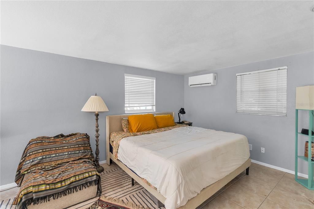 For Sale: $425,000 (2 beds, 2 baths, 1246 Square Feet)