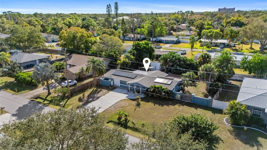 For Sale: $425,000 (2 beds, 2 baths, 1246 Square Feet)