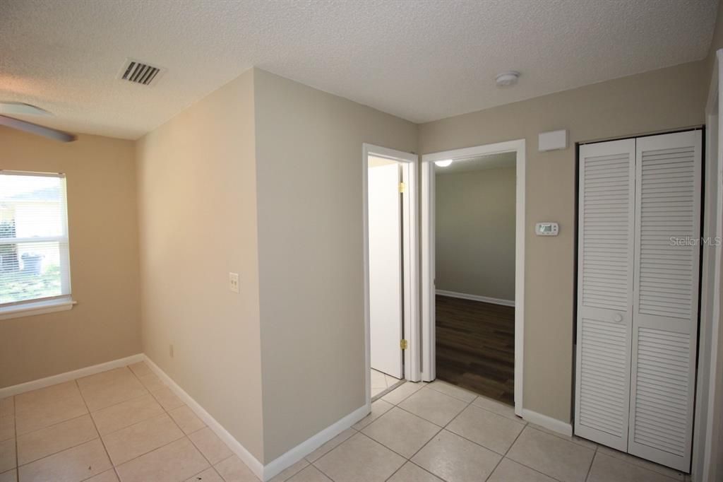 For Rent: $1,350 (2 beds, 1 baths, 986 Square Feet)