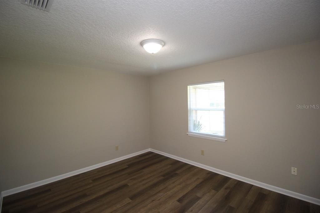 For Rent: $1,350 (2 beds, 1 baths, 986 Square Feet)