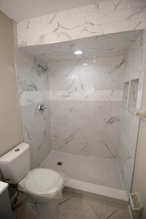 For Rent: $1,350 (2 beds, 1 baths, 986 Square Feet)