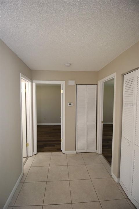 For Rent: $1,350 (2 beds, 1 baths, 986 Square Feet)