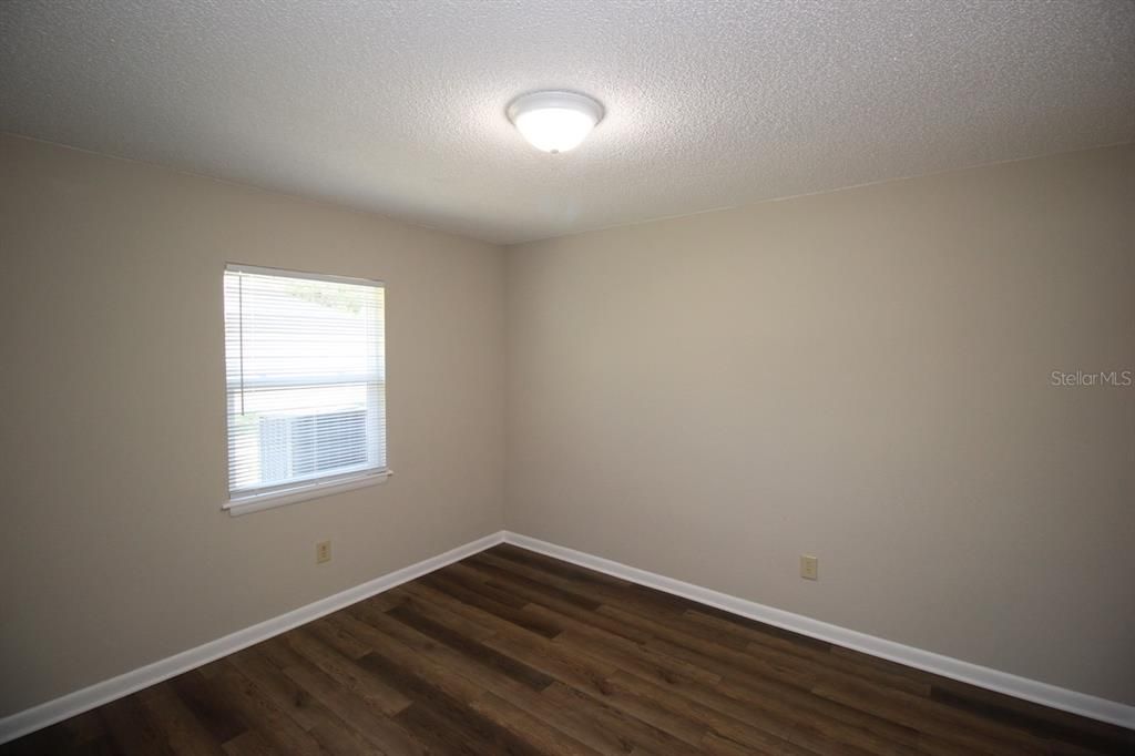 For Rent: $1,350 (2 beds, 1 baths, 986 Square Feet)