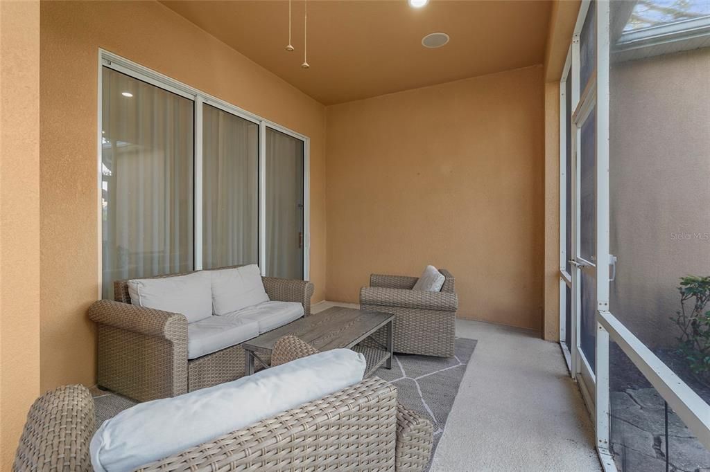 En Venta: $695,000 (5 camas, 2 baños, 3057 Pies cuadrados)