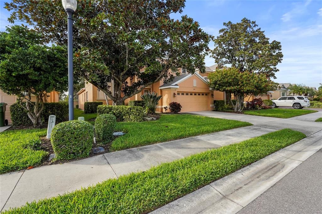 En Venta: $695,000 (5 camas, 2 baños, 3057 Pies cuadrados)