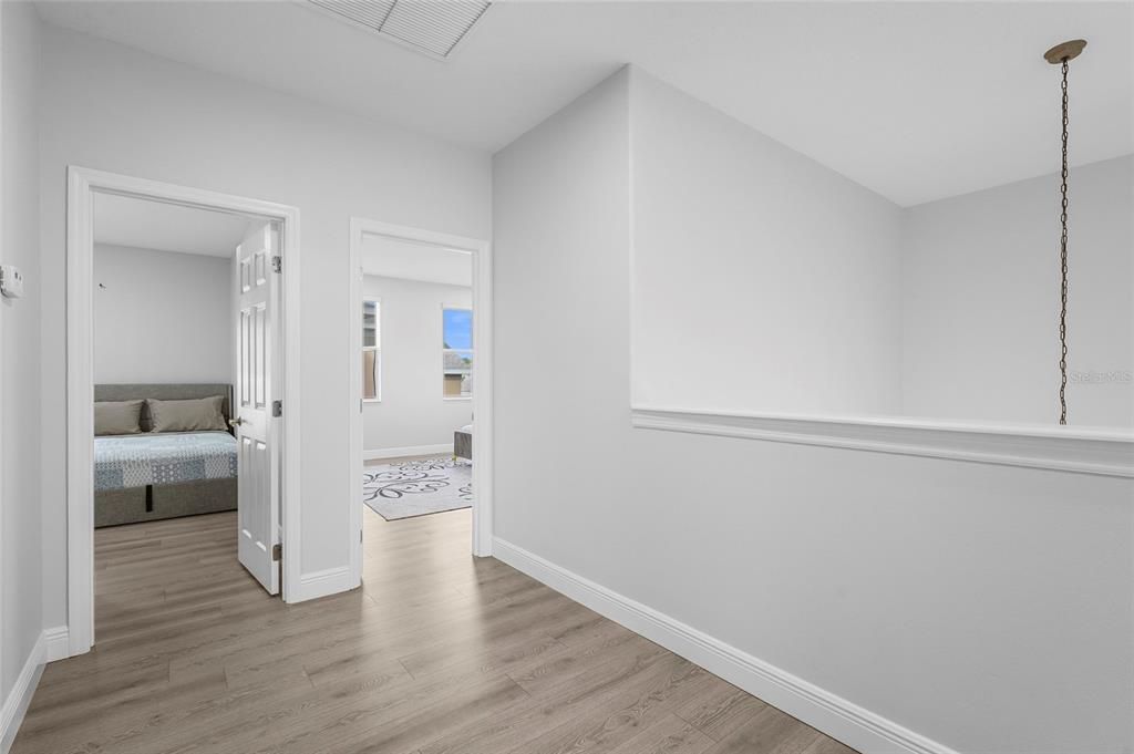 En Venta: $695,000 (5 camas, 2 baños, 3057 Pies cuadrados)