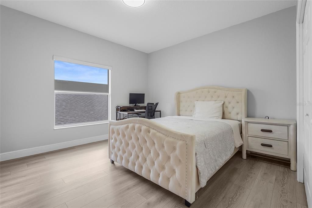 En Venta: $695,000 (5 camas, 2 baños, 3057 Pies cuadrados)