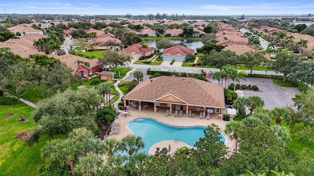 En Venta: $695,000 (5 camas, 2 baños, 3057 Pies cuadrados)