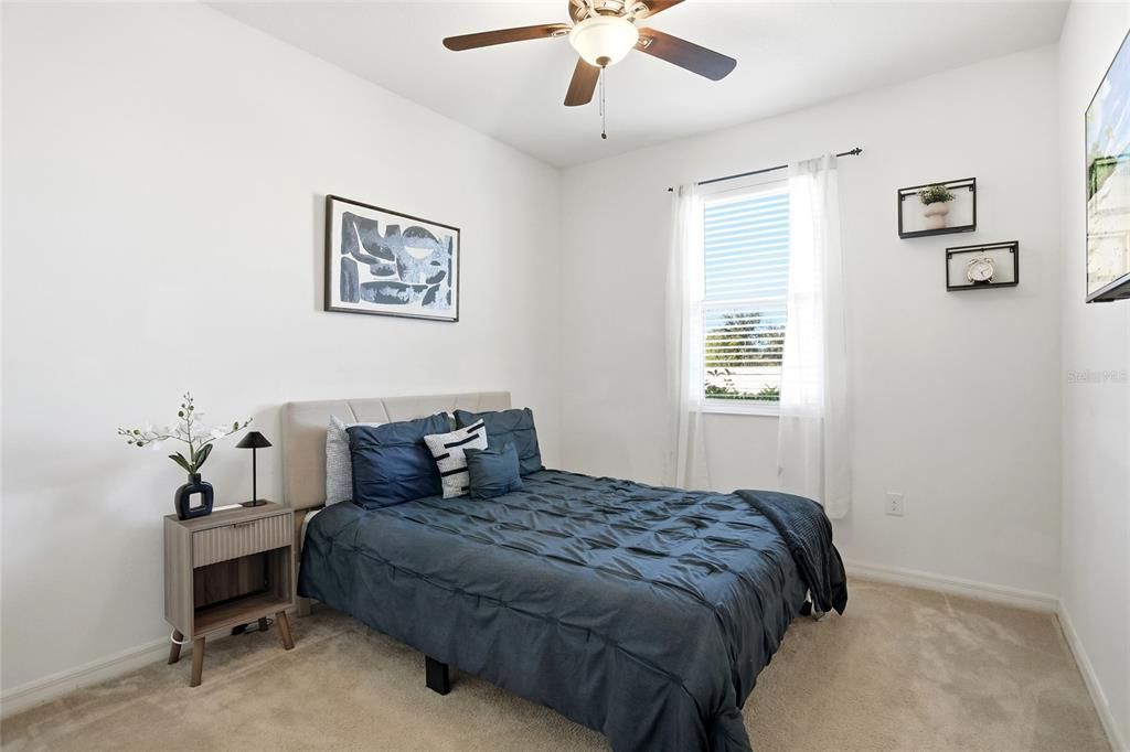 На продажу: $419,999 (3 спален, 2 ванн, 1894 Квадратных фут)