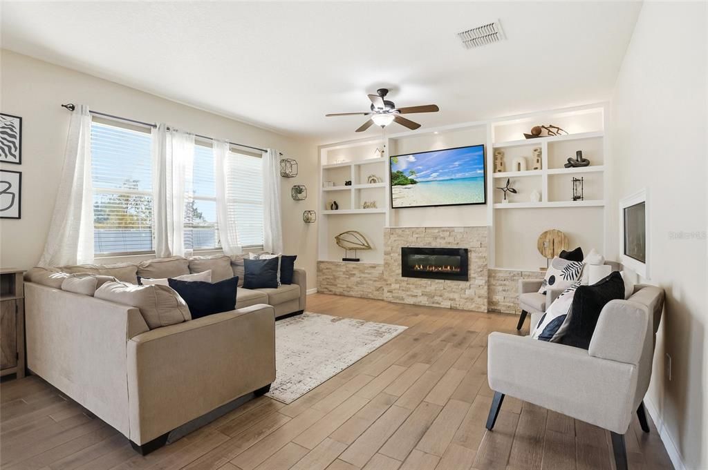 На продажу: $419,999 (3 спален, 2 ванн, 1894 Квадратных фут)