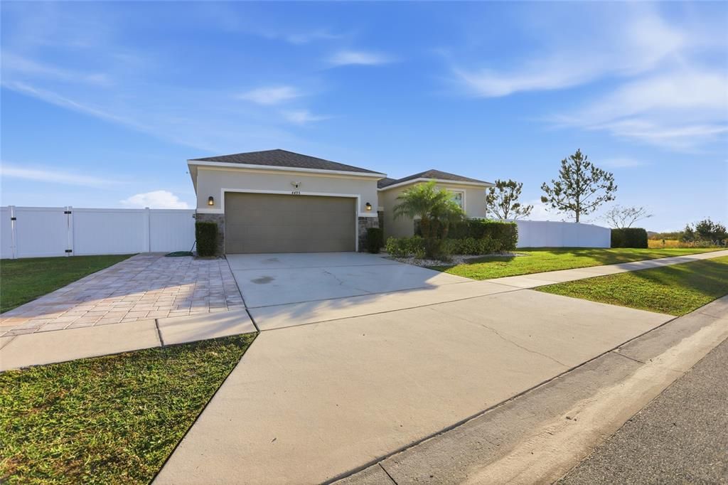 На продажу: $419,999 (3 спален, 2 ванн, 1894 Квадратных фут)