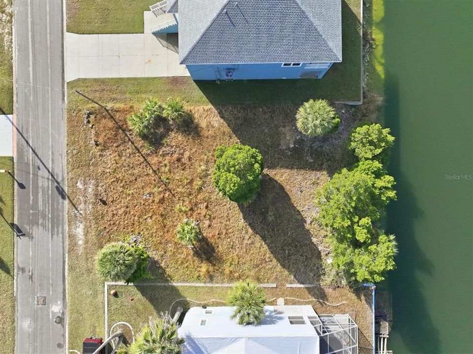 待售: $150,000 (0.16 acres)