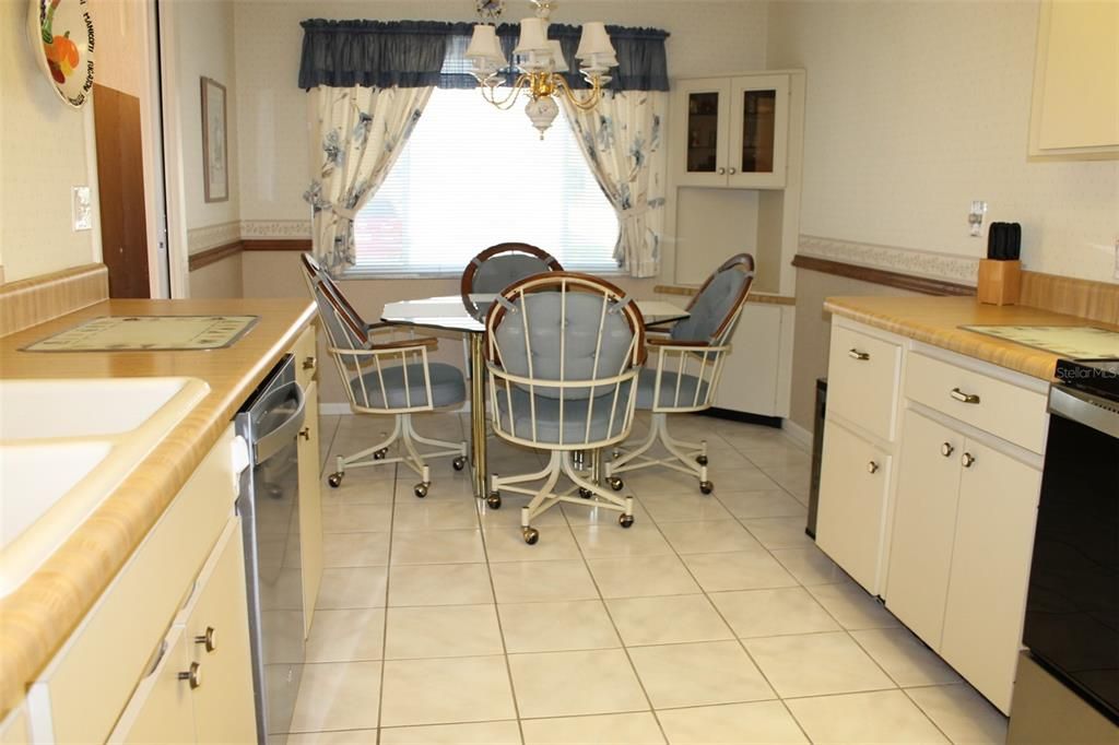 待售: $339,900 (2 贝兹, 2 浴室, 1794 平方英尺)