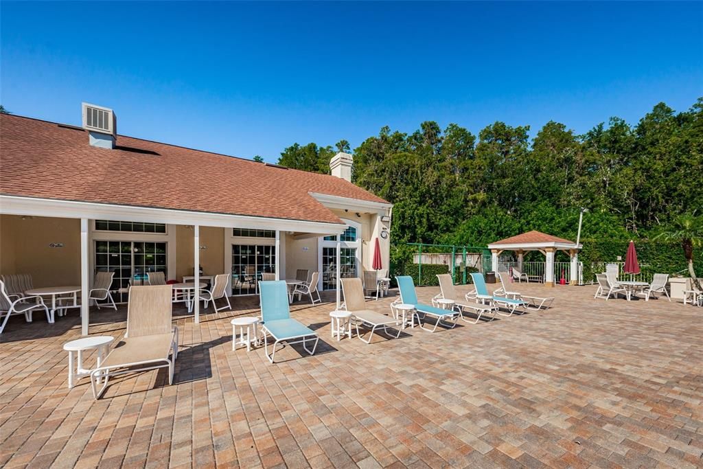 For Sale: $155,000 (2 beds, 1 baths, 925 Square Feet)