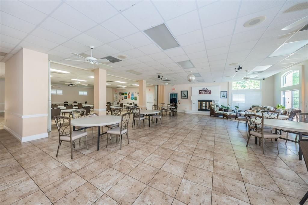 For Sale: $155,000 (2 beds, 1 baths, 925 Square Feet)