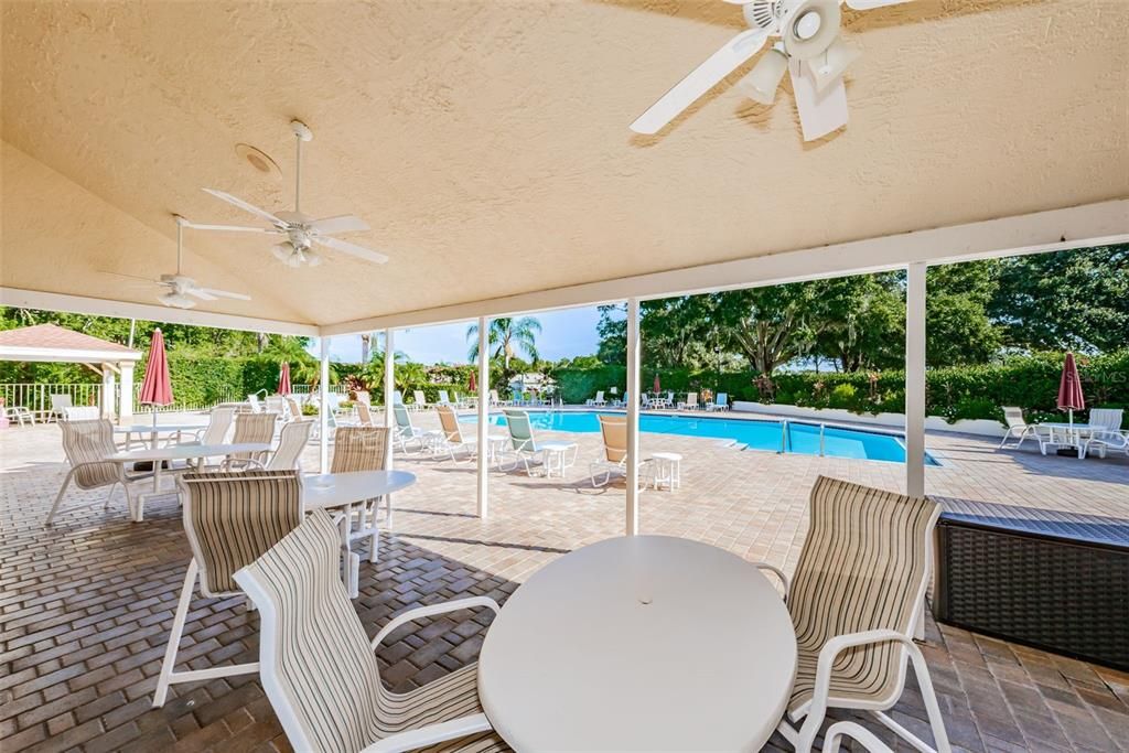 For Sale: $155,000 (2 beds, 1 baths, 925 Square Feet)