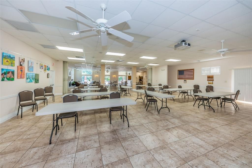 For Sale: $155,000 (2 beds, 1 baths, 925 Square Feet)