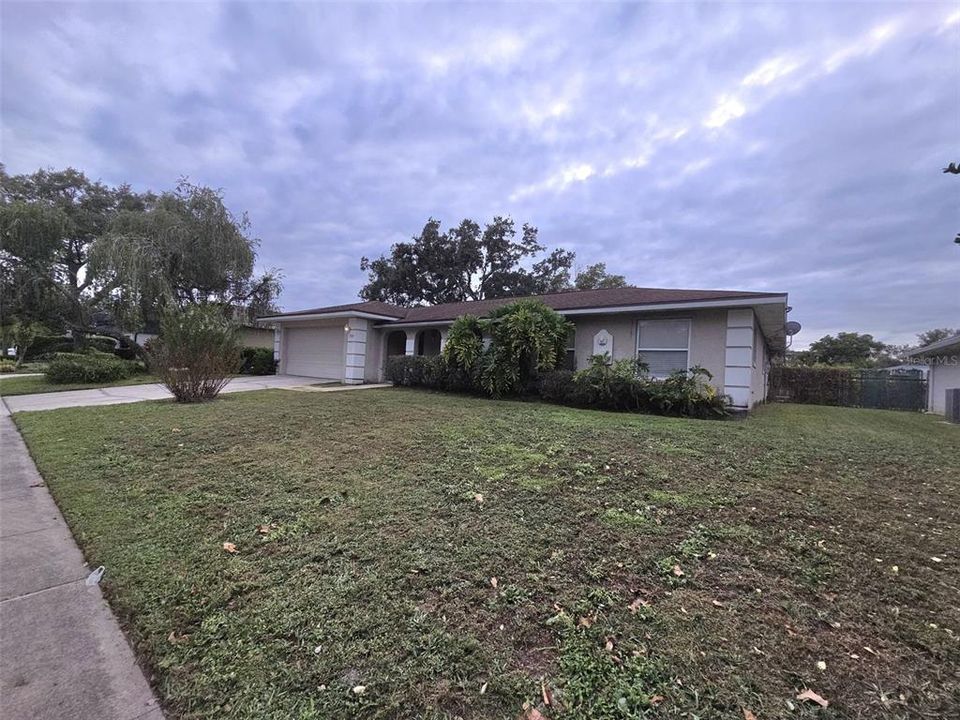 For Rent: $2,800 (4 beds, 2 baths, 2081 Square Feet)