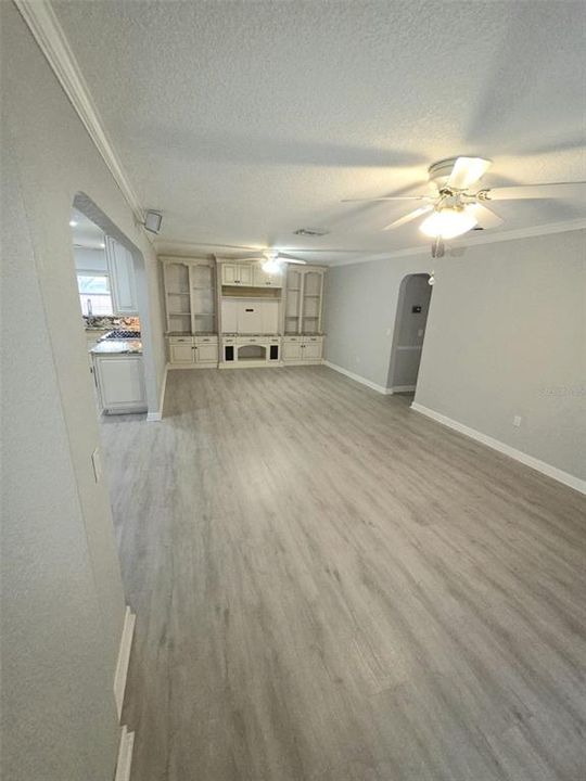 For Rent: $2,800 (4 beds, 2 baths, 2081 Square Feet)