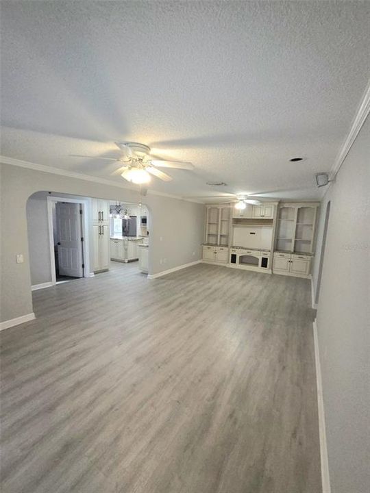 For Rent: $2,800 (4 beds, 2 baths, 2081 Square Feet)