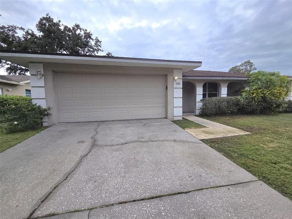 For Rent: $2,800 (4 beds, 2 baths, 2081 Square Feet)