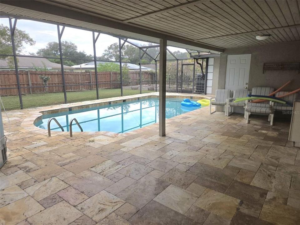 For Rent: $2,800 (4 beds, 2 baths, 2081 Square Feet)