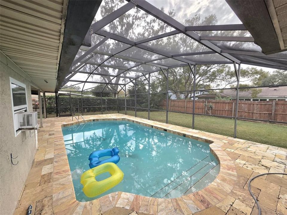 For Rent: $2,800 (4 beds, 2 baths, 2081 Square Feet)