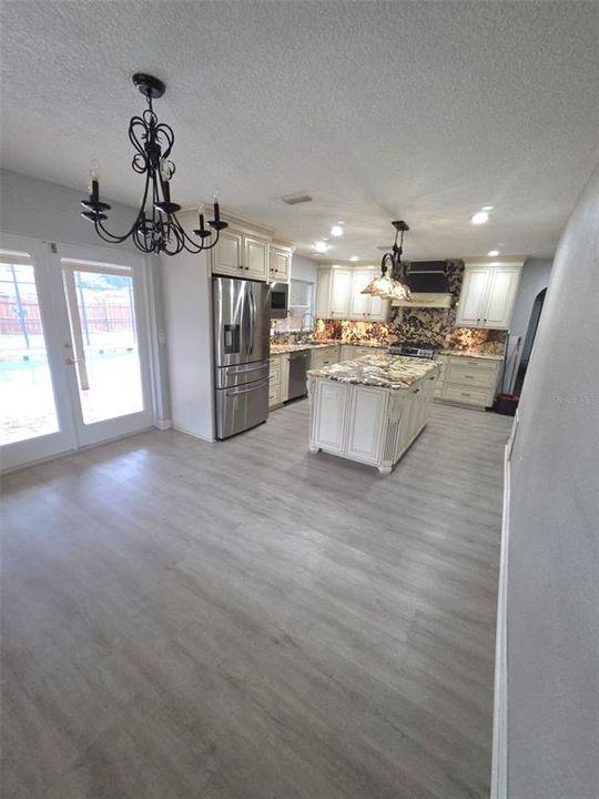 For Rent: $2,800 (4 beds, 2 baths, 2081 Square Feet)