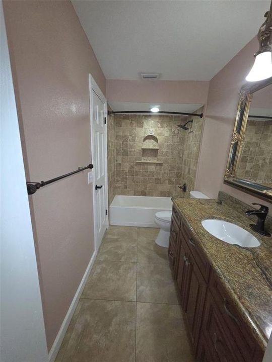For Rent: $2,800 (4 beds, 2 baths, 2081 Square Feet)