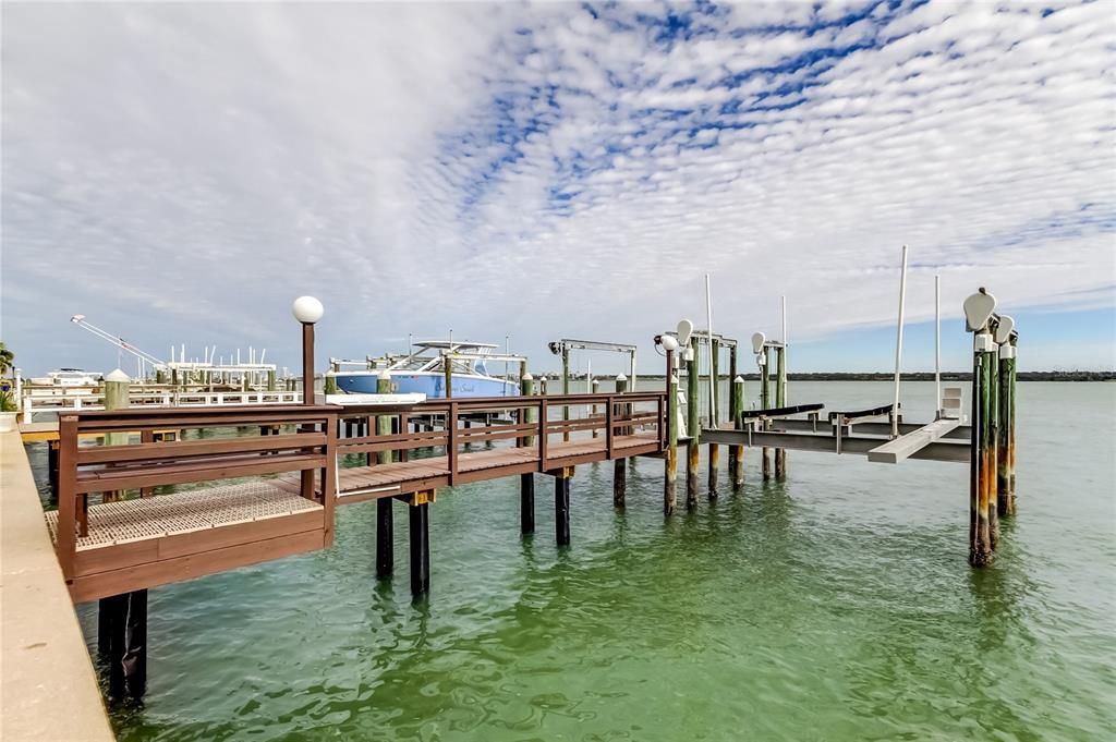 出租: $12,000 (4 贝兹, 4 浴室, 2802 平方英尺)