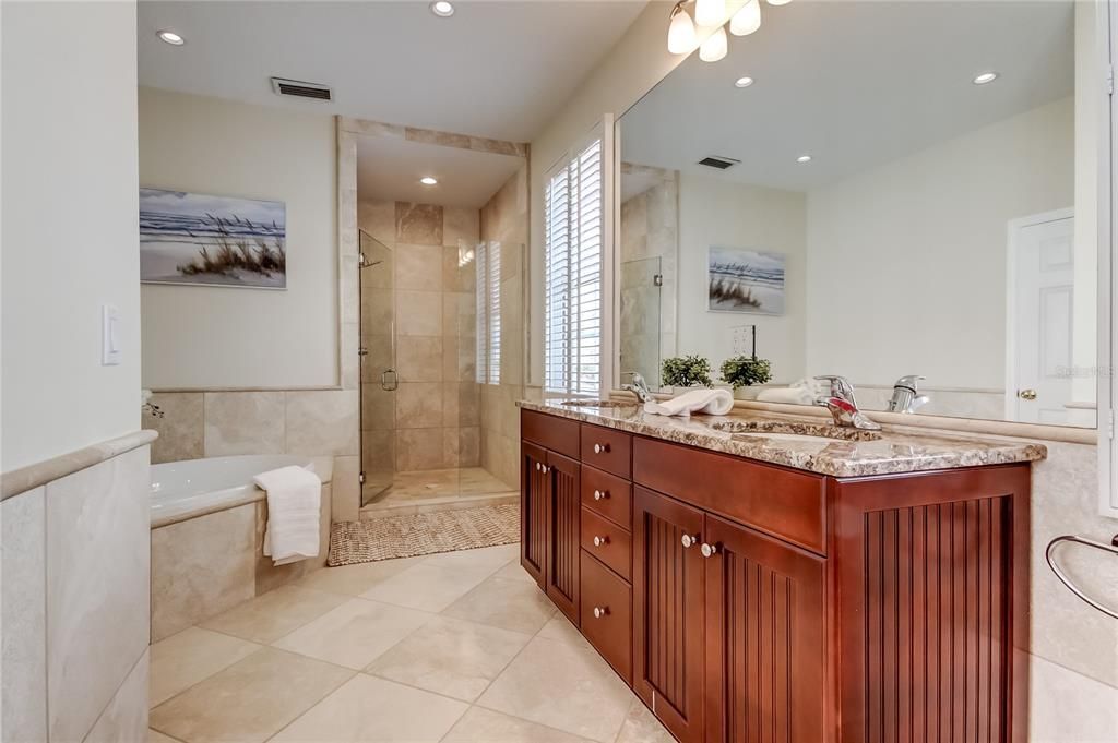 出租: $12,000 (4 贝兹, 4 浴室, 2802 平方英尺)