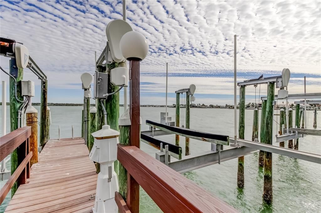 出租: $12,000 (4 贝兹, 4 浴室, 2802 平方英尺)