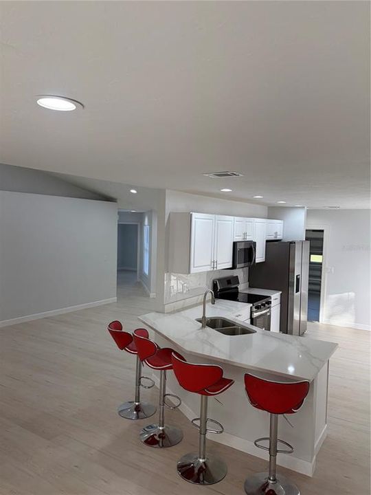 For Sale: $428,900 (3 beds, 2 baths, 1393 Square Feet)