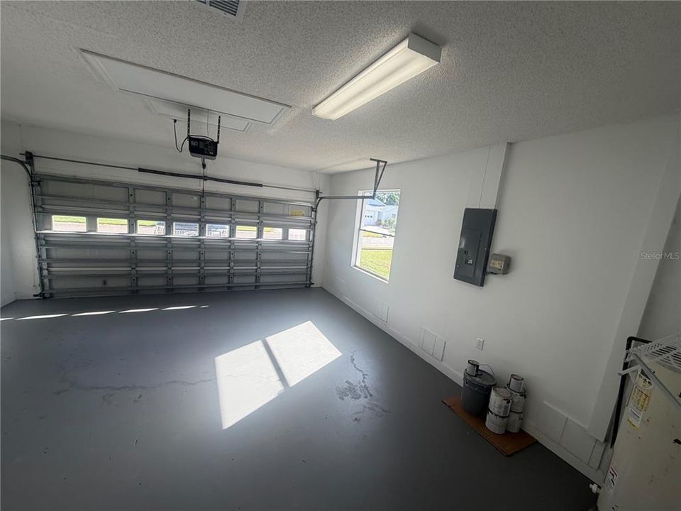 For Sale: $428,900 (3 beds, 2 baths, 1393 Square Feet)