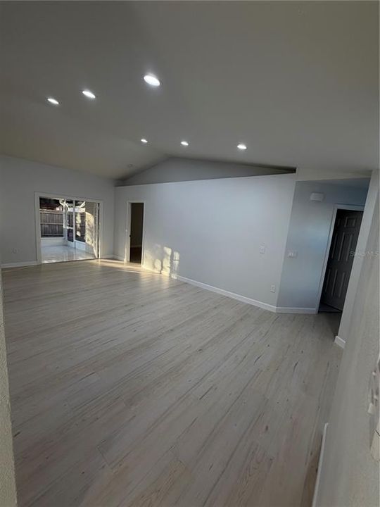 For Sale: $428,900 (3 beds, 2 baths, 1393 Square Feet)