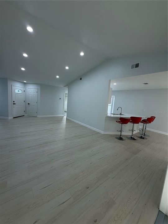 For Sale: $428,900 (3 beds, 2 baths, 1393 Square Feet)