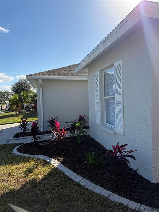 For Sale: $428,900 (3 beds, 2 baths, 1393 Square Feet)