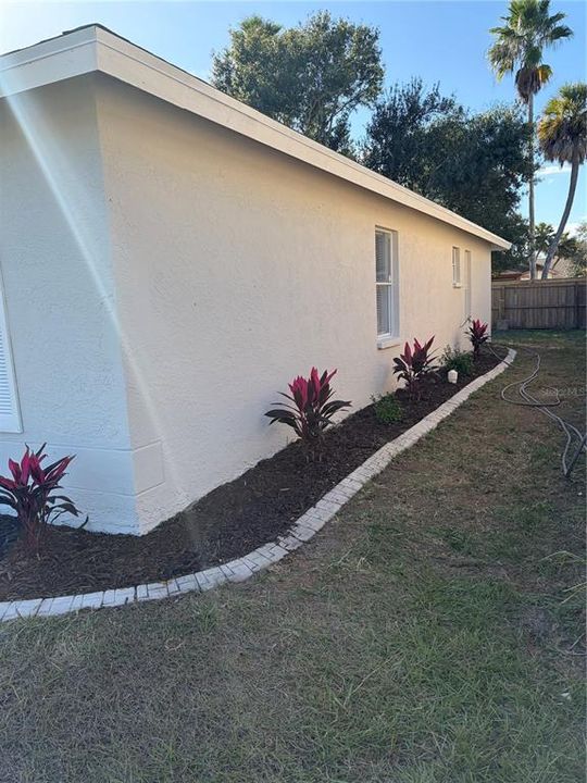 For Sale: $428,900 (3 beds, 2 baths, 1393 Square Feet)