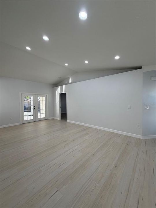 For Sale: $428,900 (3 beds, 2 baths, 1393 Square Feet)