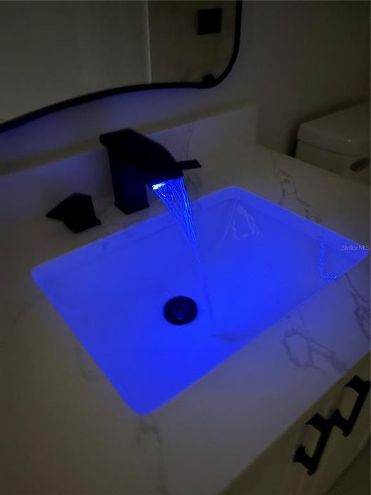 For Sale: $428,900 (3 beds, 2 baths, 1393 Square Feet)