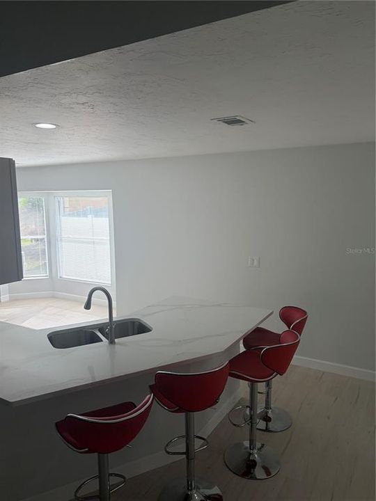 For Sale: $428,900 (3 beds, 2 baths, 1393 Square Feet)