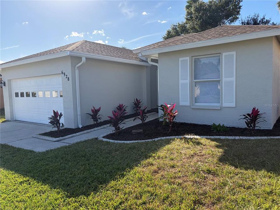 For Sale: $428,900 (3 beds, 2 baths, 1393 Square Feet)