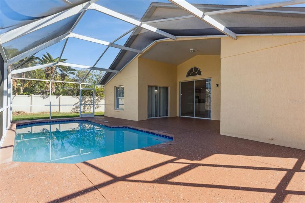 For Sale: $385,000 (4 beds, 3 baths, 1780 Square Feet)