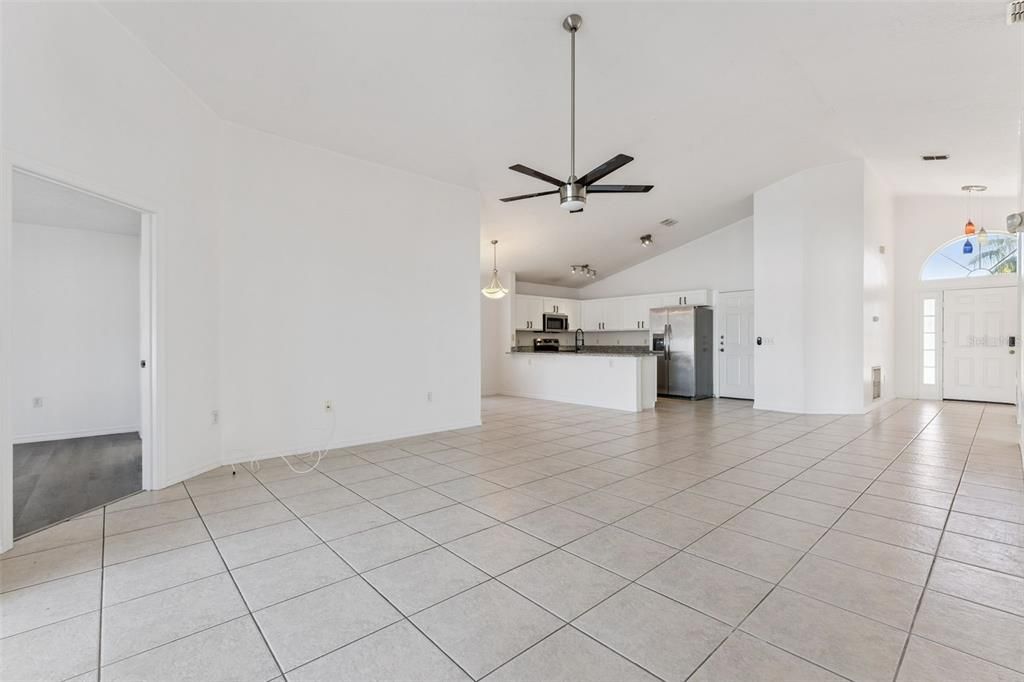 For Sale: $385,000 (4 beds, 3 baths, 1780 Square Feet)