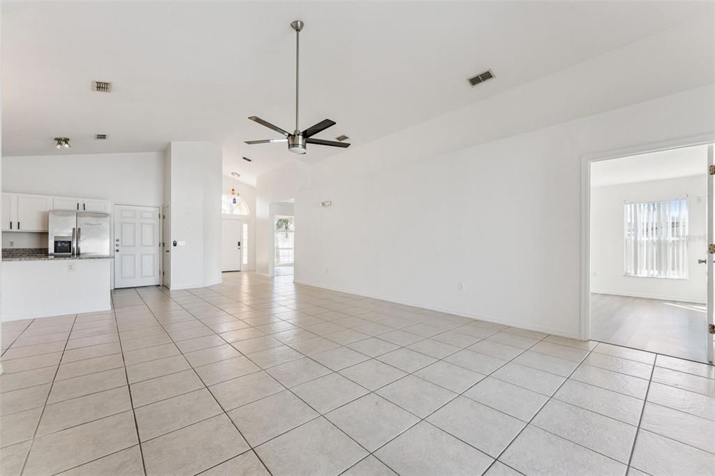 For Sale: $385,000 (4 beds, 3 baths, 1780 Square Feet)