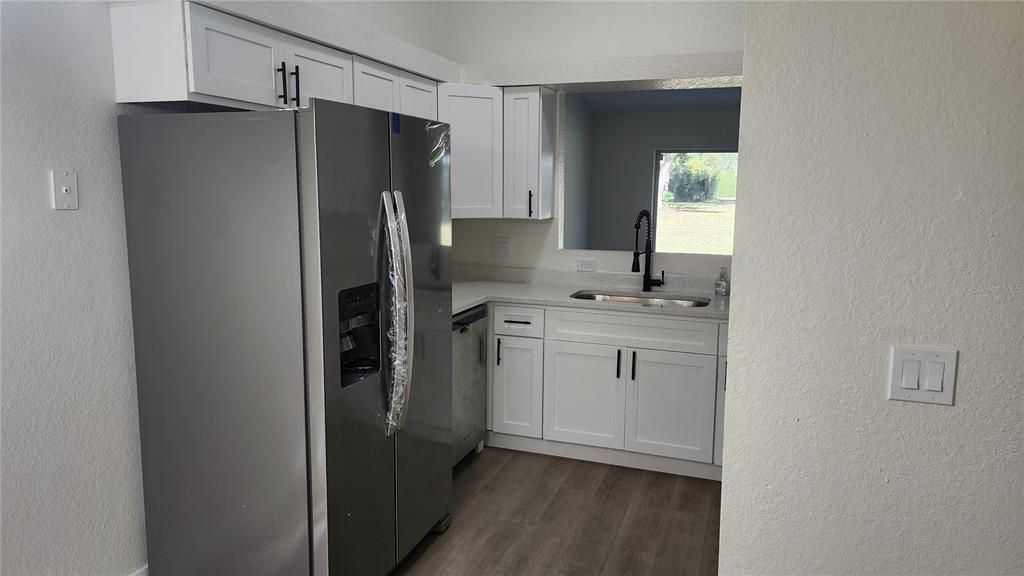 For Sale: $305,000 (3 beds, 2 baths, 1223 Square Feet)