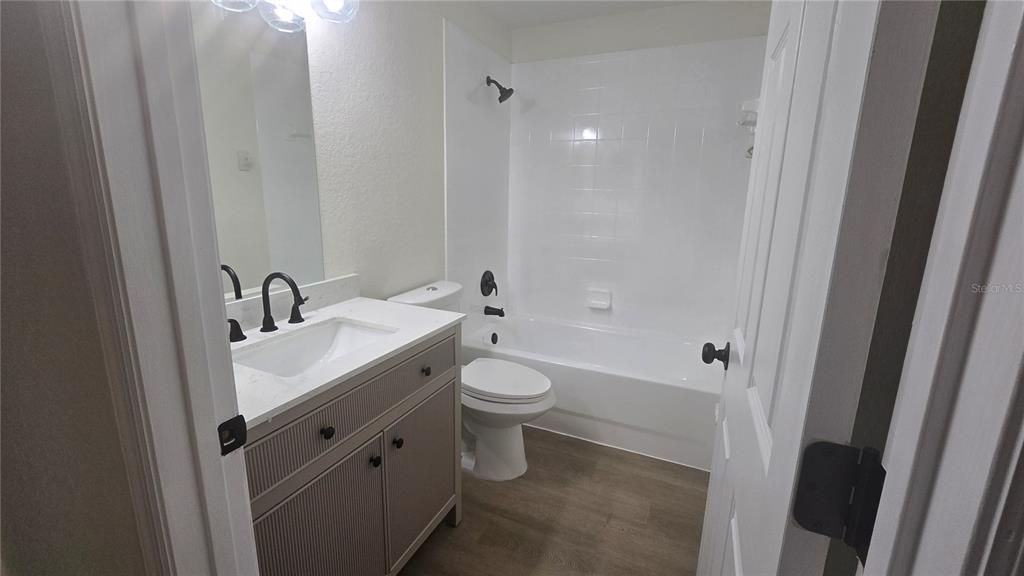 For Sale: $305,000 (3 beds, 2 baths, 1223 Square Feet)