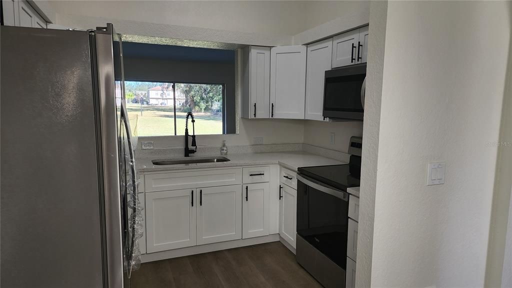 For Sale: $305,000 (3 beds, 2 baths, 1223 Square Feet)